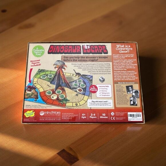 Peaceable Kingdom Dinosaur Escape Award Winning Cooperative Memory Game - Picture 2 of 3